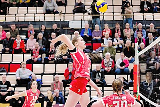 volleynetwork international - athletes - action picture - volleyball professional emmi mäki-kojola attacking