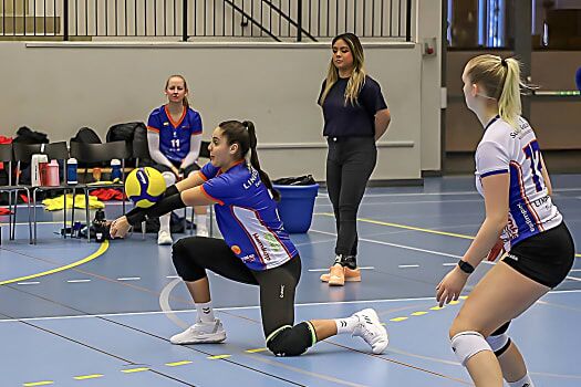 volleynetwork international - athletes - action picture - volleyball professional karolina pidhurska receiving