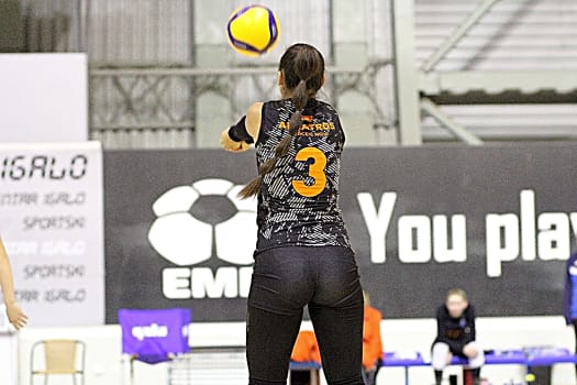 volleynetwork international - athletes - action picture - volleyball professional karolina pidhurska receiving