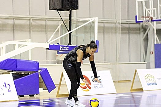 volleynetwork international - athletes - action picture - volleyball professional karolina pidhurska serving
