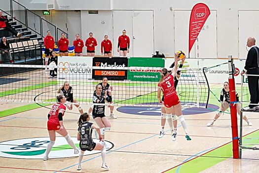 volleynetwork international - athletes - action picture - volleyball professional emmi mäki-kojola attacking